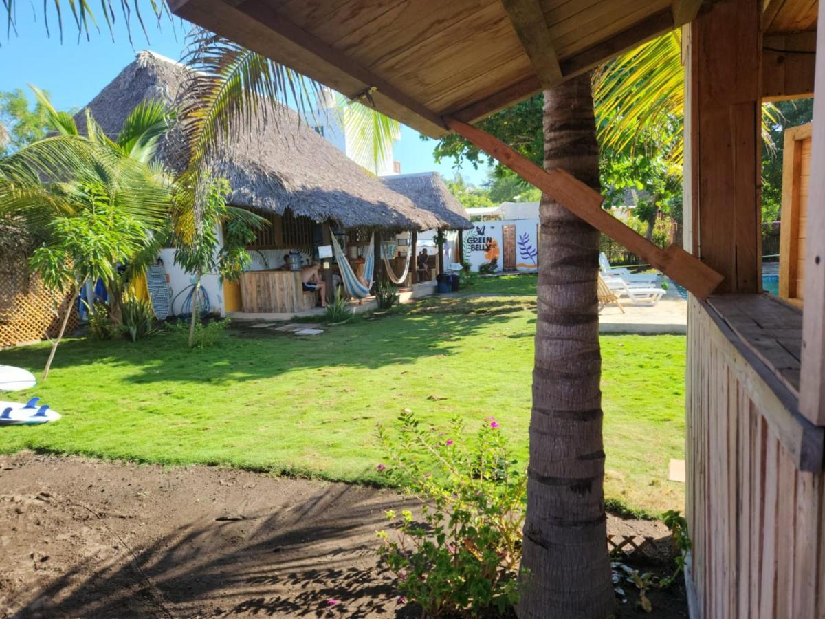 Green Belly Surf Hostel El Paredón Buena Vista Екстериор снимка