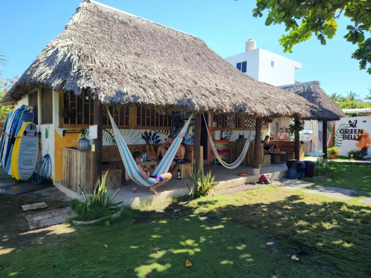 Green Belly Surf Hostel El Paredón Buena Vista Екстериор снимка