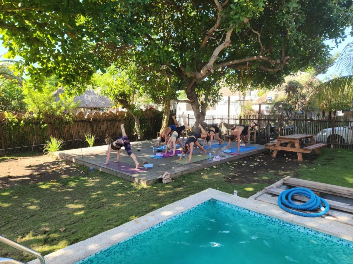 Green Belly Surf Hostel El Paredón Buena Vista Екстериор снимка